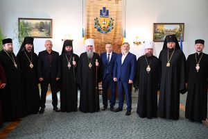 Чернівцям сьогодні  – 617, ЧНУ  – 150!